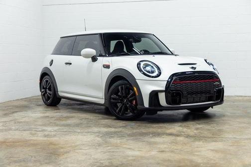 2024 MINI Hardtop Signature