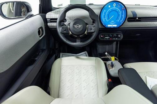 2025 MINI Hardtop Signature Plus