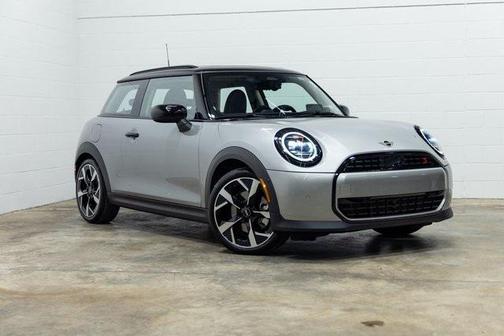 2025 MINI Hardtop Signature Plus
