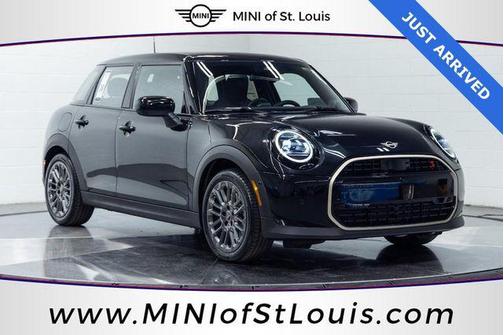 Midnight Black II Metallic 2026 MINI Hardtop Iconic
