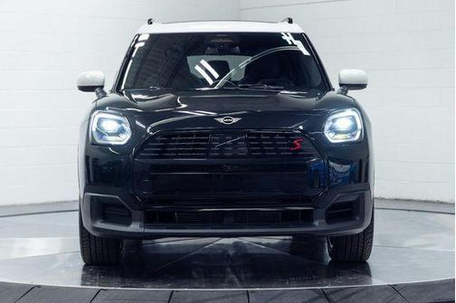 Midnight Black II Metallic 2026 MINI Countryman Cooper S ALL4