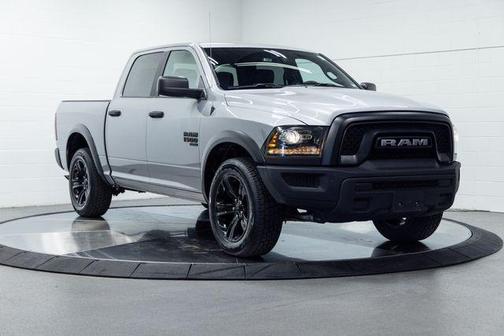 Billet Silver Metallic Clearcoat 2024 RAM 1500 Classic Warlock