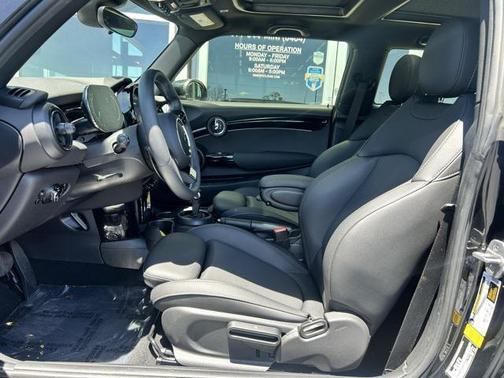 2023 MINI Hardtop Signature