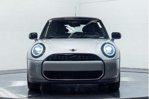Melting Silver III Metallic 2026 MINI Hardtop Signature Plus
