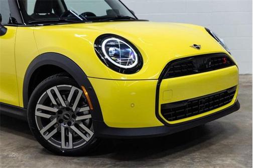 2025 MINI Hardtop Signature Plus
