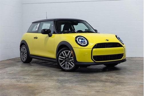 2025 MINI Hardtop Signature Plus