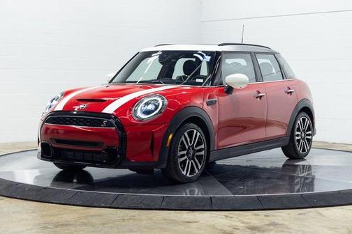2023 MINI Hardtop Iconic
