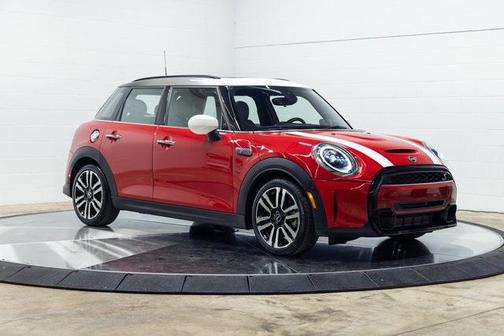 2023 MINI Hardtop Iconic
