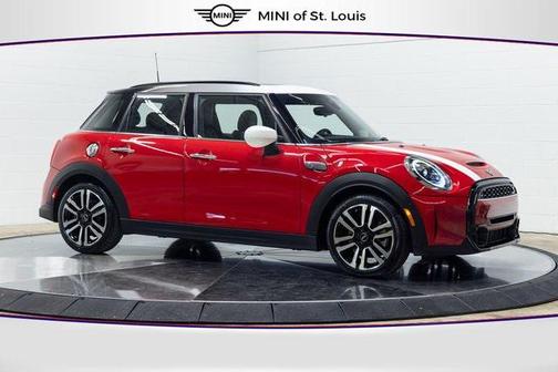 2023 MINI Hardtop Iconic