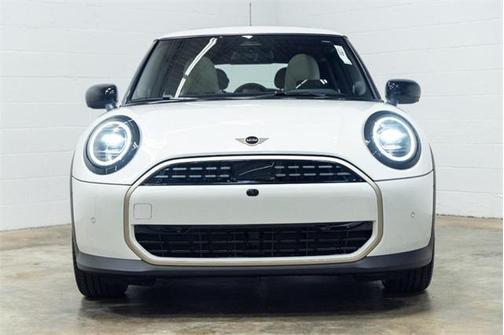 2025 MINI Hardtop Iconic