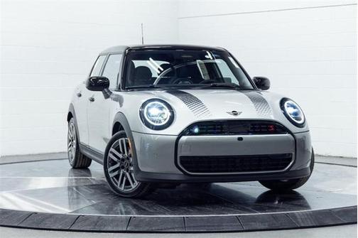 2026 MINI Hardtop Iconic