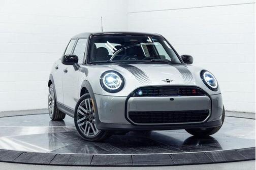 2026 MINI Hardtop Iconic