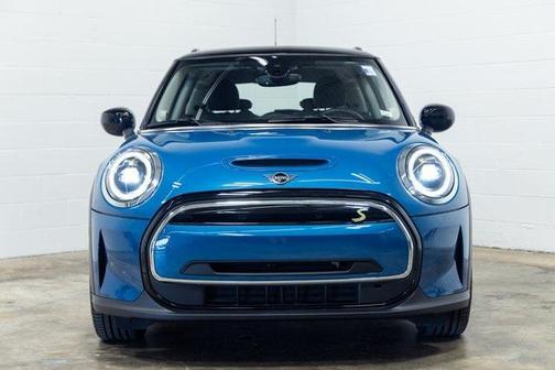 2024 MINI SE Hardtop Signature