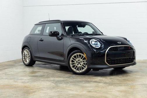 2025 MINI Hardtop Iconic