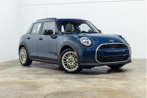 2025 MINI Hardtop Iconic