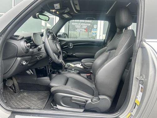 2024 MINI SE Hardtop Signature