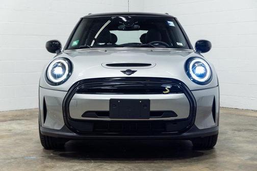 2024 MINI SE Hardtop Signature