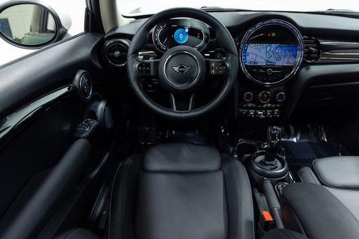 2024 MINI Hardtop Signature