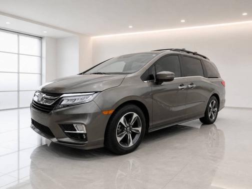Modern Steel Metallic 2019 Honda Odyssey Touring Auto
