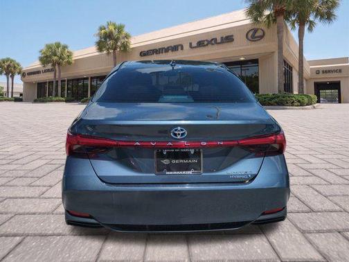 Harbor Gray Metallic 2019 Toyota Avalon Hybrid Limited