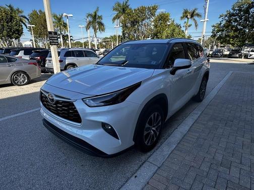 2023 Toyota Highlander XLE