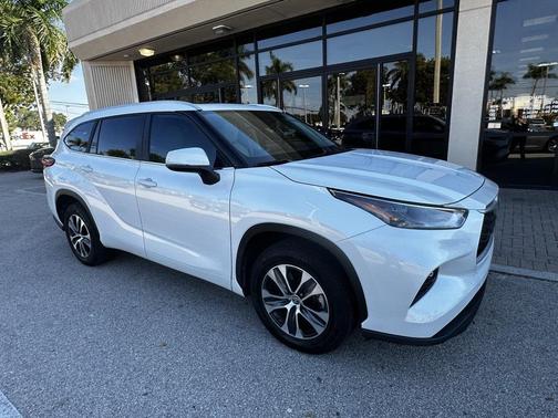 2023 Toyota Highlander XLE