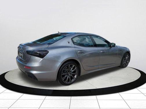 2022 Maserati Ghibli Modena Q4