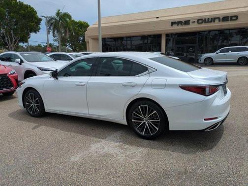 2023 Lexus ES 350 Base