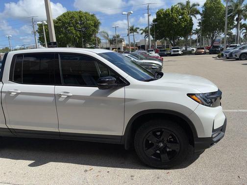 Platinum White Pearl 2024 Honda Ridgeline Black