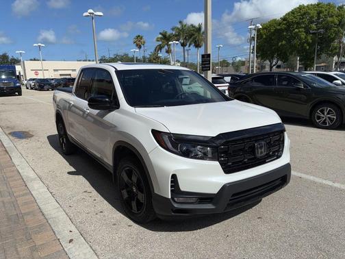 Platinum White Pearl 2024 Honda Ridgeline Black