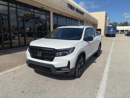 Platinum White Pearl 2024 Honda Ridgeline Black