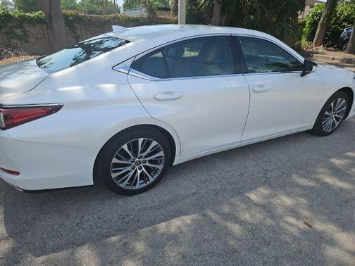 Eminent White Pearl 2019 Lexus ES 350 Base
