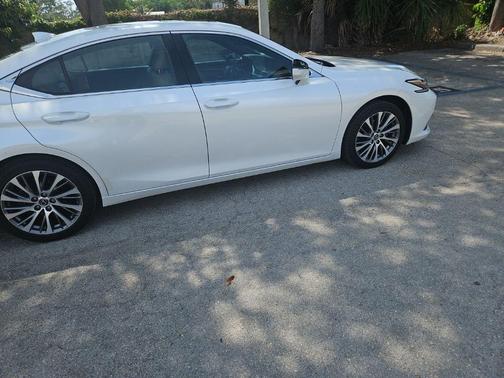 Eminent White Pearl 2019 Lexus ES 350 Base