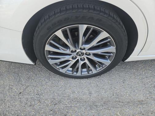 Eminent White Pearl 2019 Lexus ES 350 Base