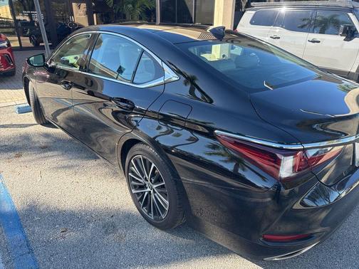 Obsidian 2023 Lexus ES 350 Base