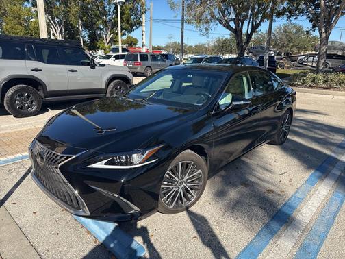 Obsidian 2023 Lexus ES 350 Base