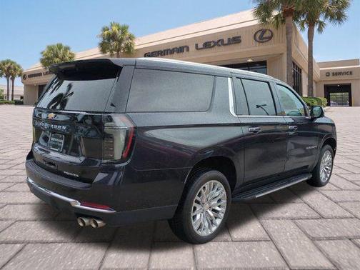 Dark Ash Metallic 2025 Chevrolet Suburban Premier