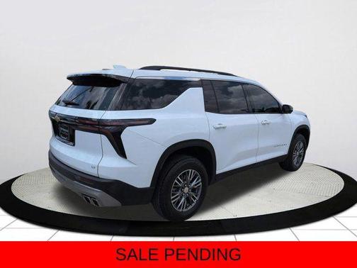 Summit White 2024 Chevrolet Traverse LT