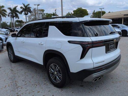 Summit White 2024 Chevrolet Traverse LT