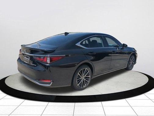 2025 Lexus ES 300h Base