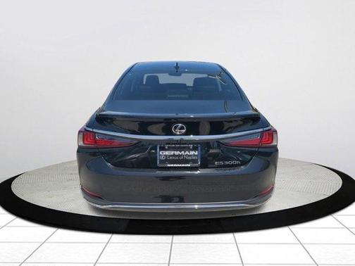 2025 Lexus ES 300h Base