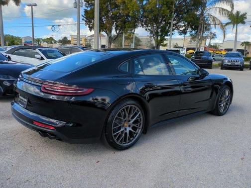 2018 Porsche Panamera 4S