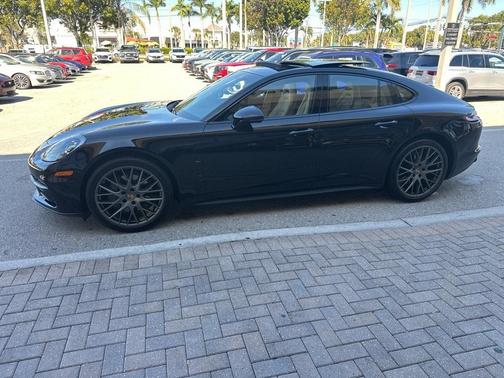 2018 Porsche Panamera 4S