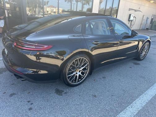 2018 Porsche Panamera 4S