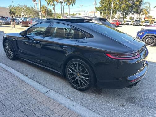 2018 Porsche Panamera 4S