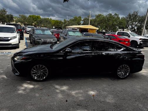 Caviar 2025 Lexus ES 300h Luxury