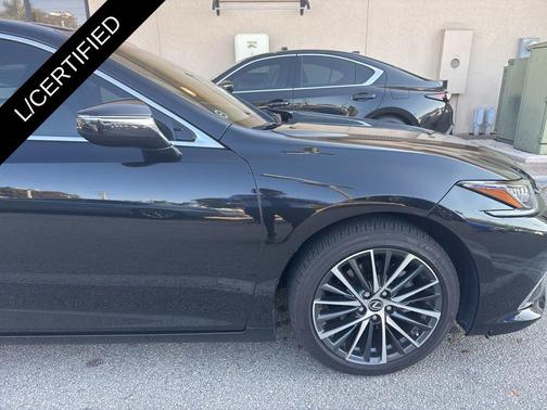 2022 Lexus ES 350 Base