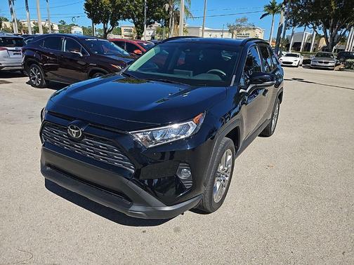 2020 Toyota RAV4 XLE Premium