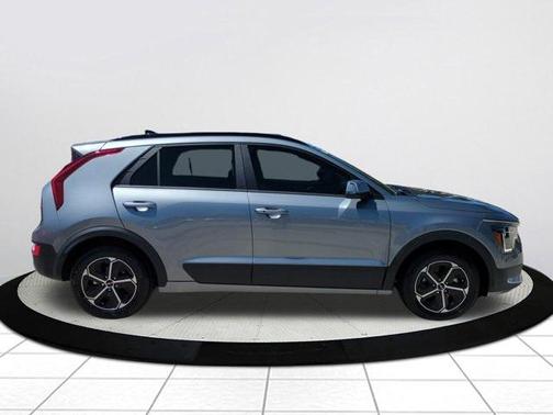 2024 Kia Niro EX