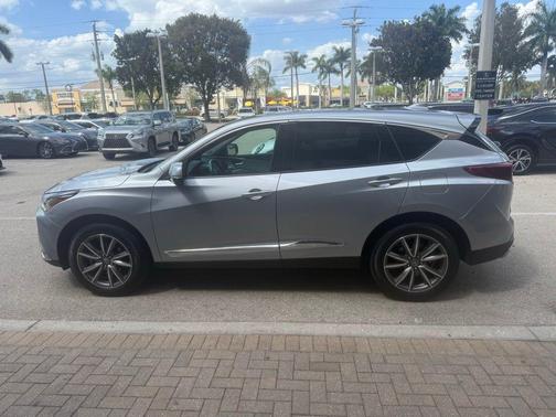 Lunar Silver Metallic 2023 Acura RDX Technology Package